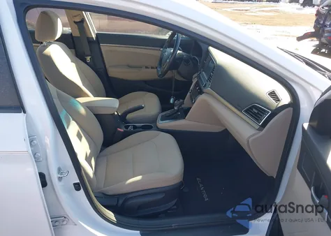 2017 Hyundai Elantra Value Edition z USA, uszkodzony, nr VIN 5NPD84LF6HH212014